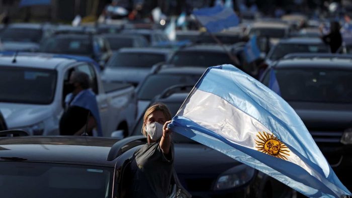 Argentina mantém fronteira fechada para viajantes do Brasil