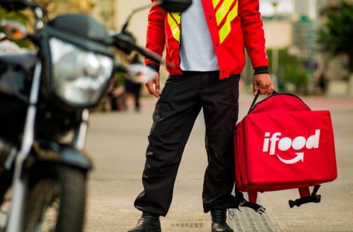 iFood destina R$ 2 milhões a programas de educação que priorizam entregadores