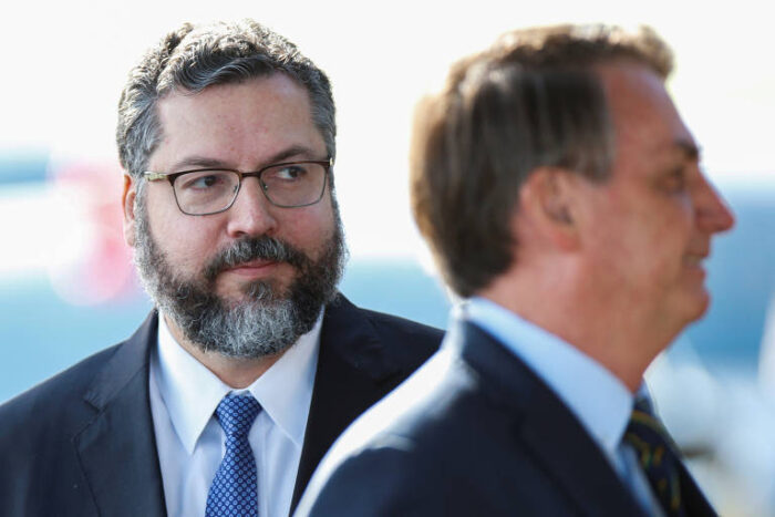 Pressão do Congresso derruba Ernesto Araújo, o chanceler de Bolsonaro