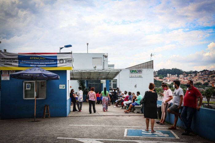 Ao menos 42 pessoas morreram à espera de vaga de UTI para Covid-19 em SP