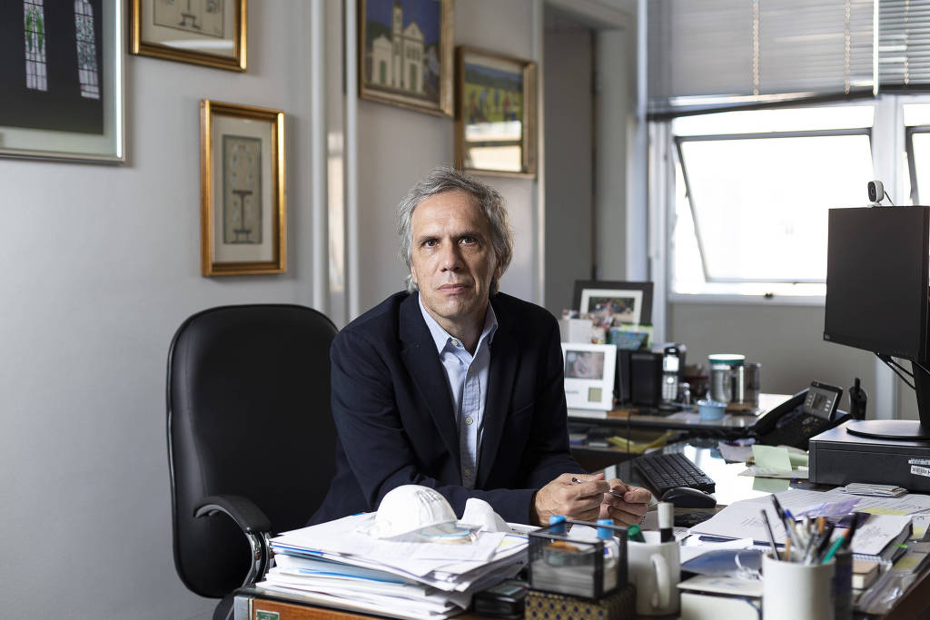 Devido à lotação de pacientes por Covid-19, HC da USP transforma sala cirúrgica em leito de UTI