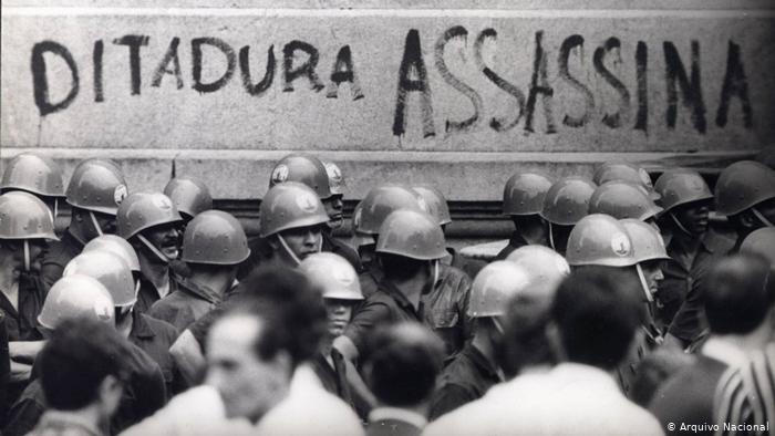 Golpe de 64: ‘Democracia brasileira ainda está em risco’, afirma historiador