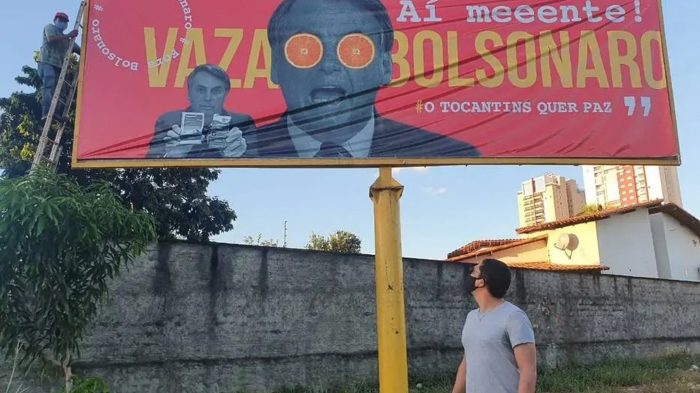 Ministro da Justiça manda PF investigar autores de outdoors críticos a Bolsonaro em Palmas