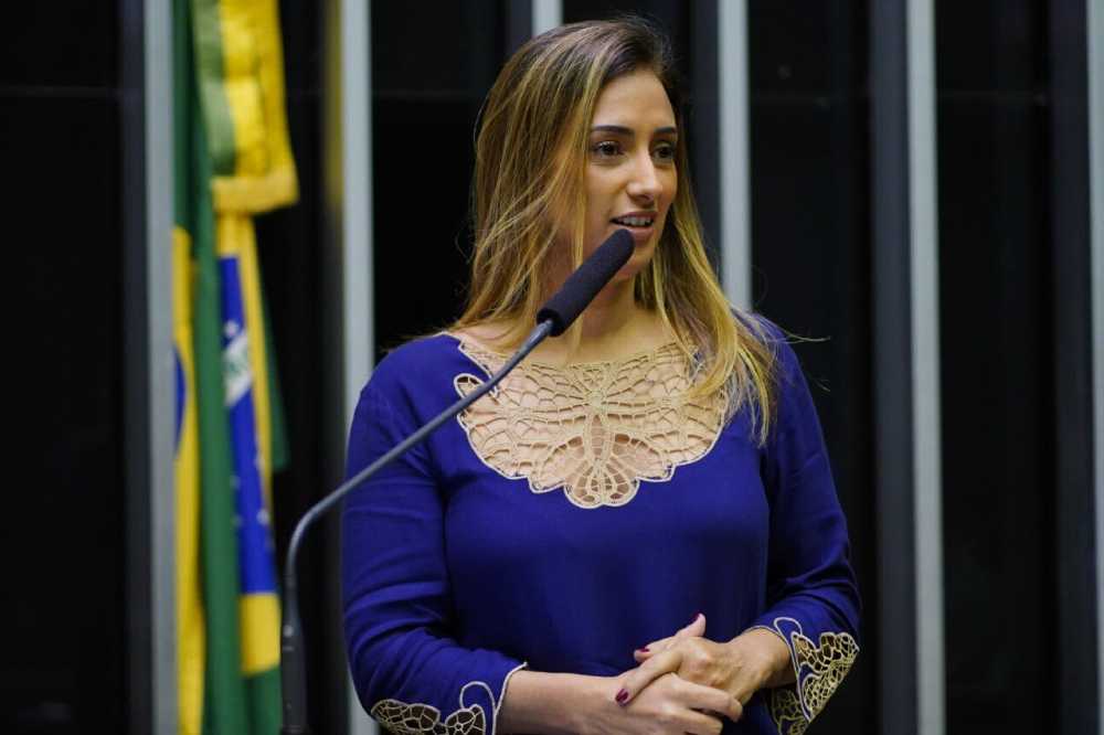 Flávia Arruda, indicada para Secretaria de Governo, já defendeu aborto previsto em lei