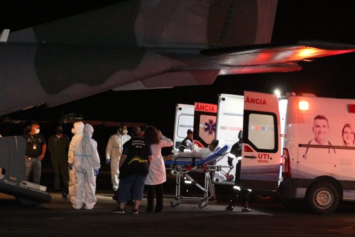 Amazonas recebe 18 pacientes do Acre e Rondônia para continuarem tratamento contra Covid-19