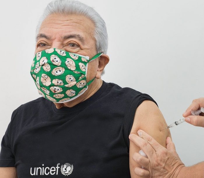 Mauricio de Sousa toma 2ª dose da vacina contra a Covid-19 em SP: ‘Continuarei me cuidando’