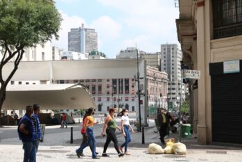 Bailes e festas estão proibidos em todo o Estado de São Paulo por serem lugares de aglomeração de pessoas (Rovena Rosa/Agência Brasil)