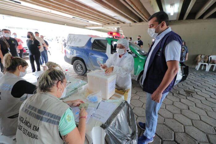 Governo do AM inicia vacinação das forças de segurança que atuam na linha de frente do combate à Covid-19