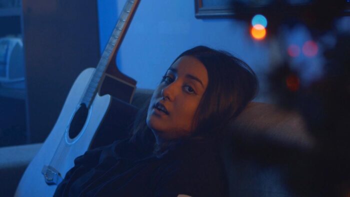 Cantora nortista Duda Raposo lança clipe sobre ‘tempestades’ amorosas