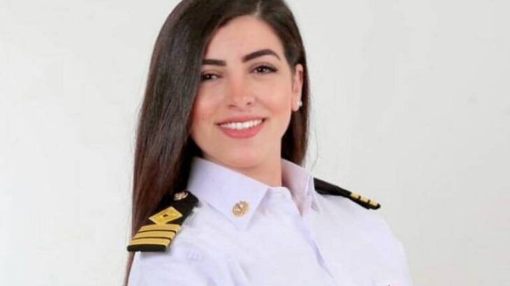 Marwa Elselehdar foi a primeira mulher capitã de navio do Egito. (Reprodução/Internet)