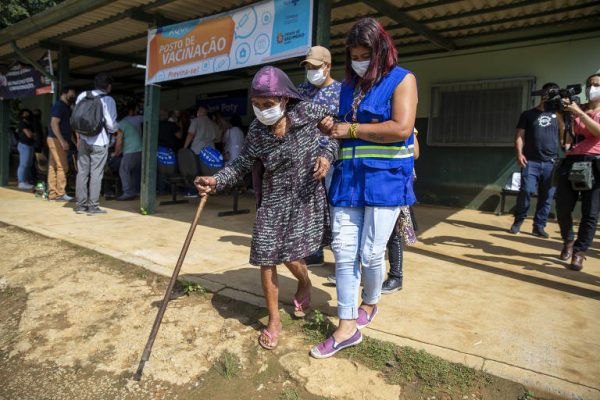 Indígenas lutam na Justiça para conseguir vacinas contra Covid-19 no sertão de PE
