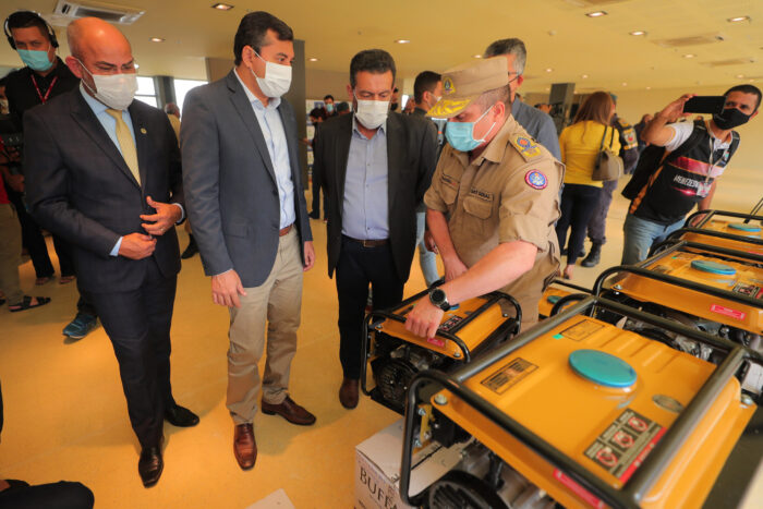 No AM, Corpo de Bombeiros recebe geradores de energia para reforçar combate ao desmatamento