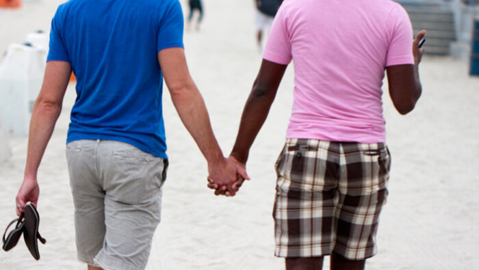 Projeto que visa proibir propaganda com LGBTs em SP chega a outros Estados