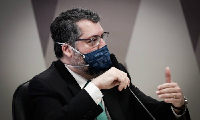 CPI da Pandemia: Ernesto Araújo nega ter atacado China e é chamado de mentiroso