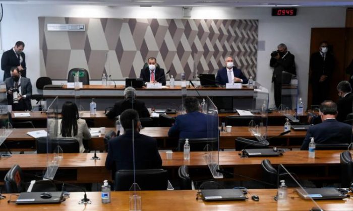 ‘Tropa de choque’ do governo enfrenta dificuldade na defesa de Bolsonaro na CPI da Pandemia