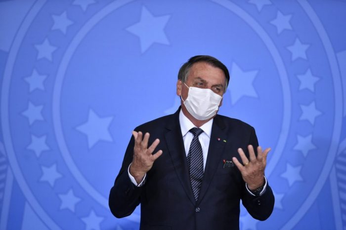 ‘Não tenho como saber o que acontece nos ministérios’, diz Bolsonaro sobre caso Covaxin