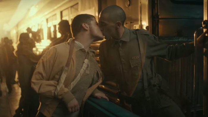 Comercial recria beijos mais famosos da história com casais LGBTQIA+
