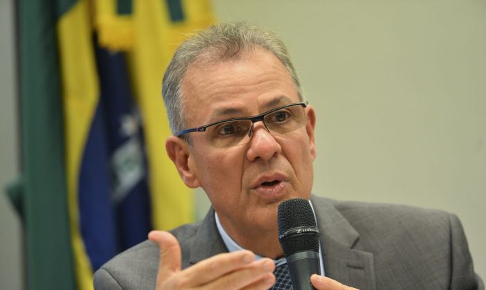 Ministro de Minas e Energia aciona rede nacional para ‘afastar’ risco de apagão