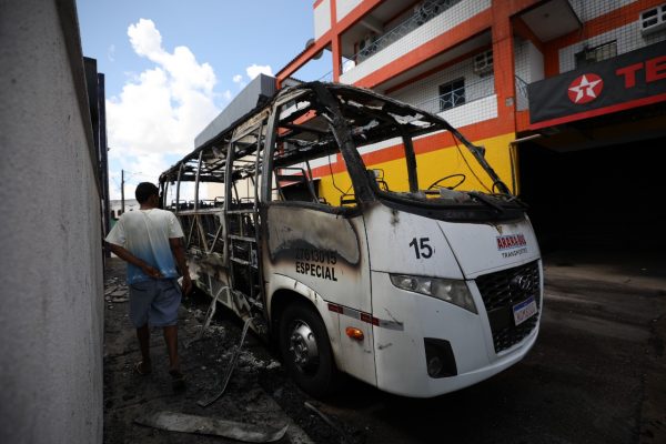 Incêndios criminosos são identificados em pelo menos cinco pontos de Manaus