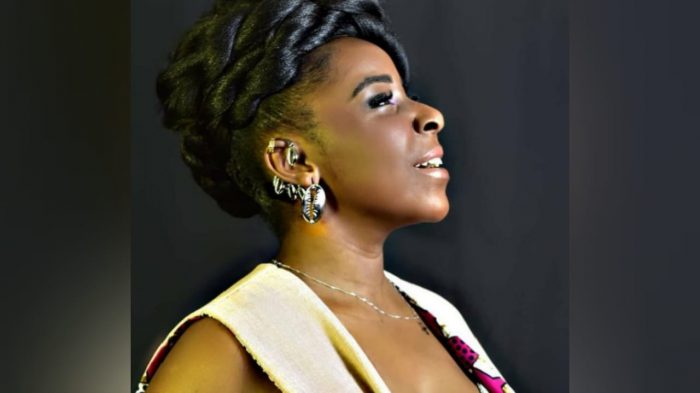 Professora aposta na diversidade e cria marca de artigos de papelaria com temática afro