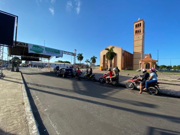 Vacinação contra a Covid-19 para população acima de 22 anos é antecipada em Parintins