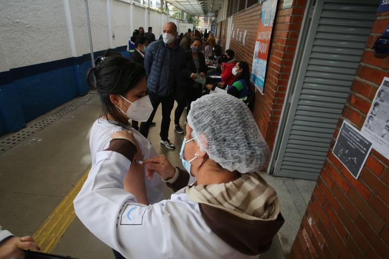 Cidades mais desenvolvidas do País vacinam mais rápido contra a Covid-19