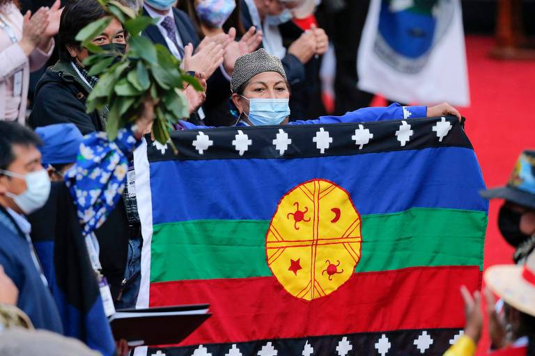 No Chile, líder indígena mapuche é eleita presidenta da nova Assembleia Constituinte