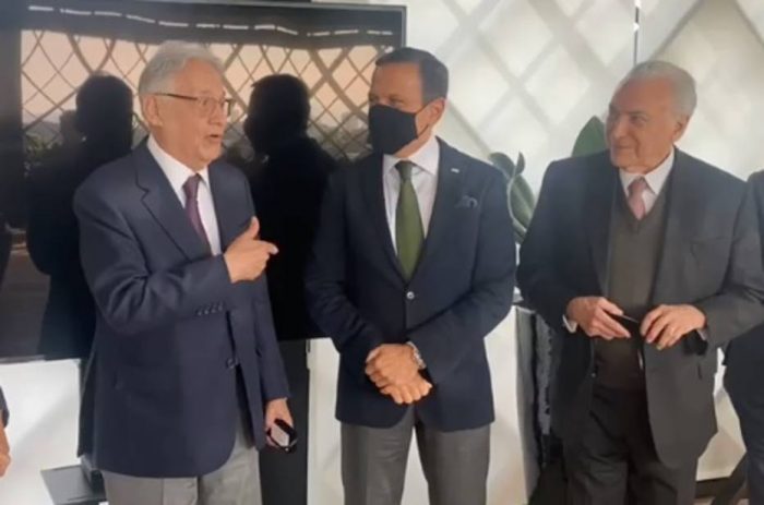 Após causar mal-estar no PSDB por encontro com Lula, FHC diz que votará em Doria