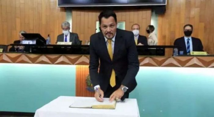 ‘Tô cremosinho’, diz vereador em ligação íntima durante sessão em Minas Gerais