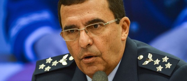 ‘Homem armado não ameaça’, diz comandante da Aeronáutica sobre choque com CPI