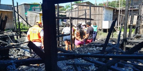 Incêndio no bairro do Telégrafo em Belém (Divulgação/Defesa Civil)