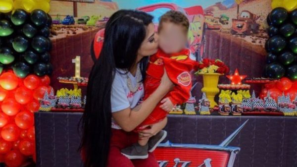 Em Manaus, influenciadora digital é acusada de torturar filho de três anos