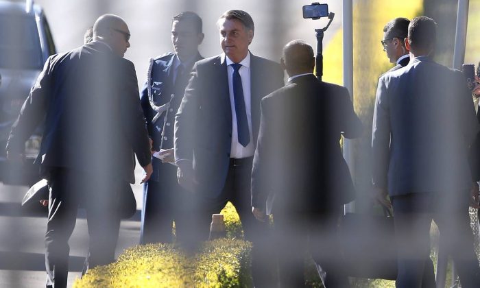 ‘Extra de R$ 2 bilhões vai ser vetado’, afirma Bolsonaro sobre fundo eleitoral de 2022