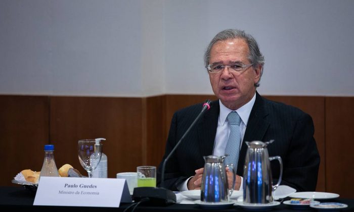 ‘Presidente não entra em conversa furada de corrupção’, diz Guedes em defesa de Bolsonaro