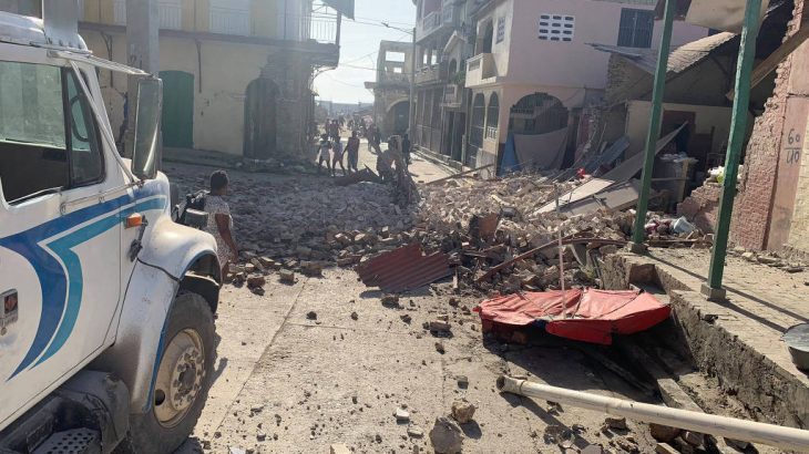 Terremoto de magnitude 7,2 causou estragos no Haiti; o tremor de grande magnitude foi sentido também na República Dominicana, Jamaica e Cuba (@Mundo__News no Twitter)