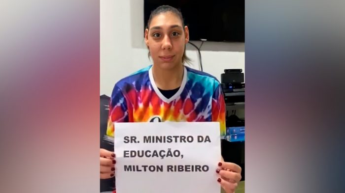 Primeira modelo com microcefalia do mundo critica ministro da Educação e pede que inclusão vire rotina