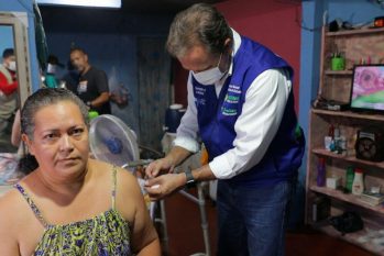 Apesar do alerta de surto em Islandia, município peruano, casos de Covid-19 reduziram em municípios amazonenses com o aumento da vacinação (Rodrigo Santos/SES-AM)