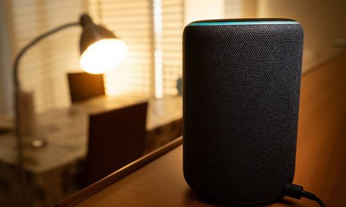 Mulher admite postar fotos íntimas de ex-namorado após ter ‘hackeado’ a assistente virtual Alexa