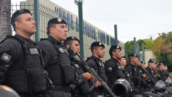 Polícia Militar ameaça seguir Exército em caso de golpe de Estado
