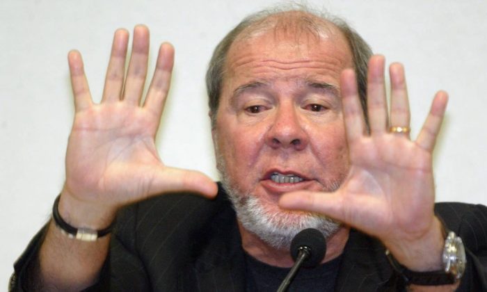 Morre o publicitário Duda Mendonça aos 77 anos, em São Paulo, vítima de câncer