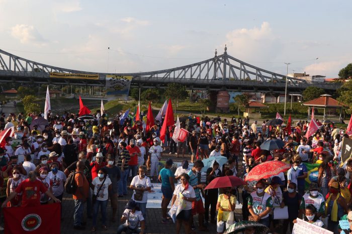 Grito dos Excluídos protesta contra fome e distribui café da manhã para moradores de rua￼