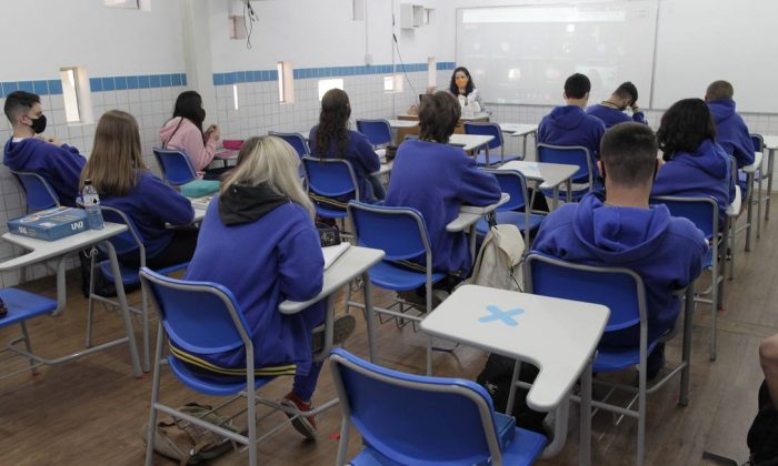 Brasil tem uma das maiores desigualdades educacionais entre alunos, aponta OCDE