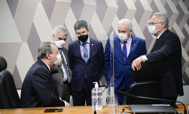 WhatsApp: relatório de Renan Calheiros causou briga em grupo de conversa da CPI da Covid