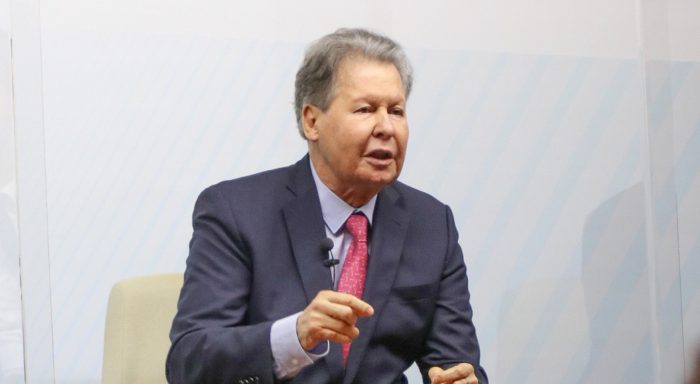 Arthur Virgílio humaniza primeiro debate das prévias e cobra coalizão em favor da democracia