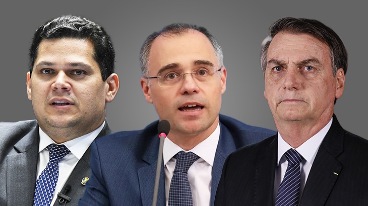 À esquerda, o senador David Alcolumbre (DEM-AP), André Mendonça, indicado ao STF e à direita o presidente Jair Bolsonaro. (Guilherme Oliveira)