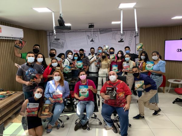 Estudantes de Jornalismo fazem laboratório na CENARIUM