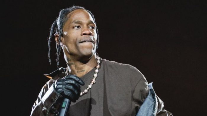 Travis Scott é alvo de mais de 50 processos após confusão que causou oito mortes em show