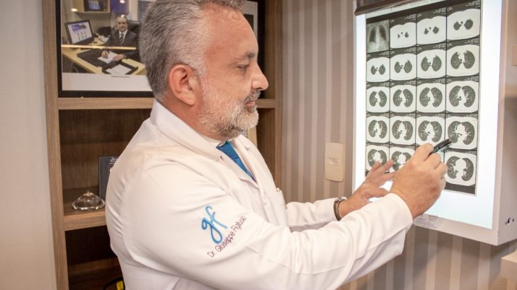 O cirurgião urologista da Urocentro Manaus, Dr. Giuseppe Figliuolo. (Divulgação)