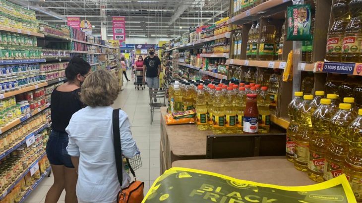 Shopping sector in a supermarket in Manaus. (Photo: Ricardo Oliveira/Cenarium) 