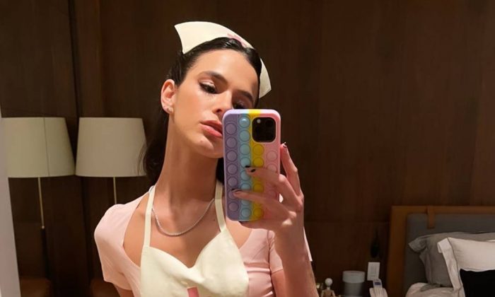Conselho de enfermagem critica Bruna Marquezine por fantasia de ‘enfermeira sexy’